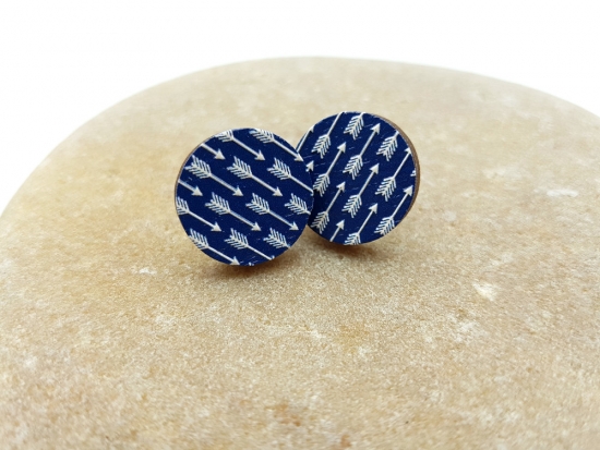 Preview: Pfeil 3D Holz Scheiben Ohrstecker dunkelblau weiß